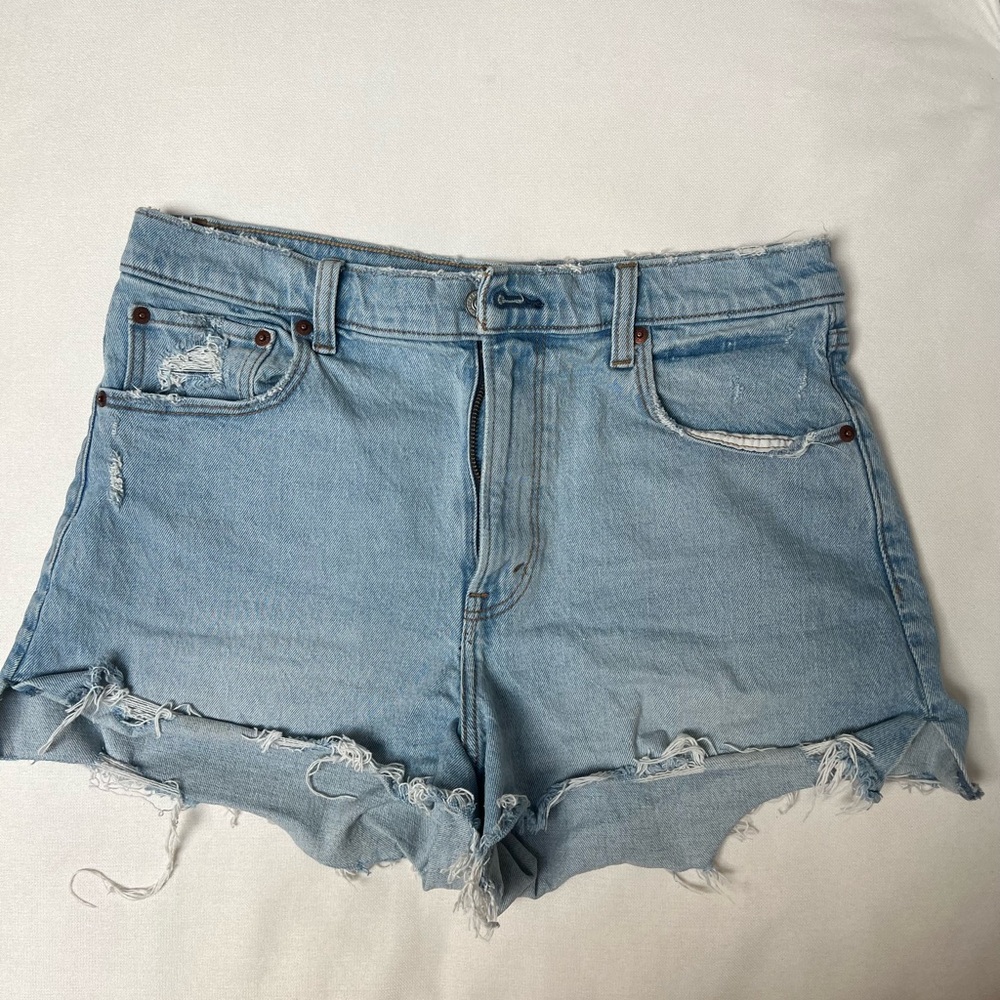 Abercrombie 90s high rise denim shorts